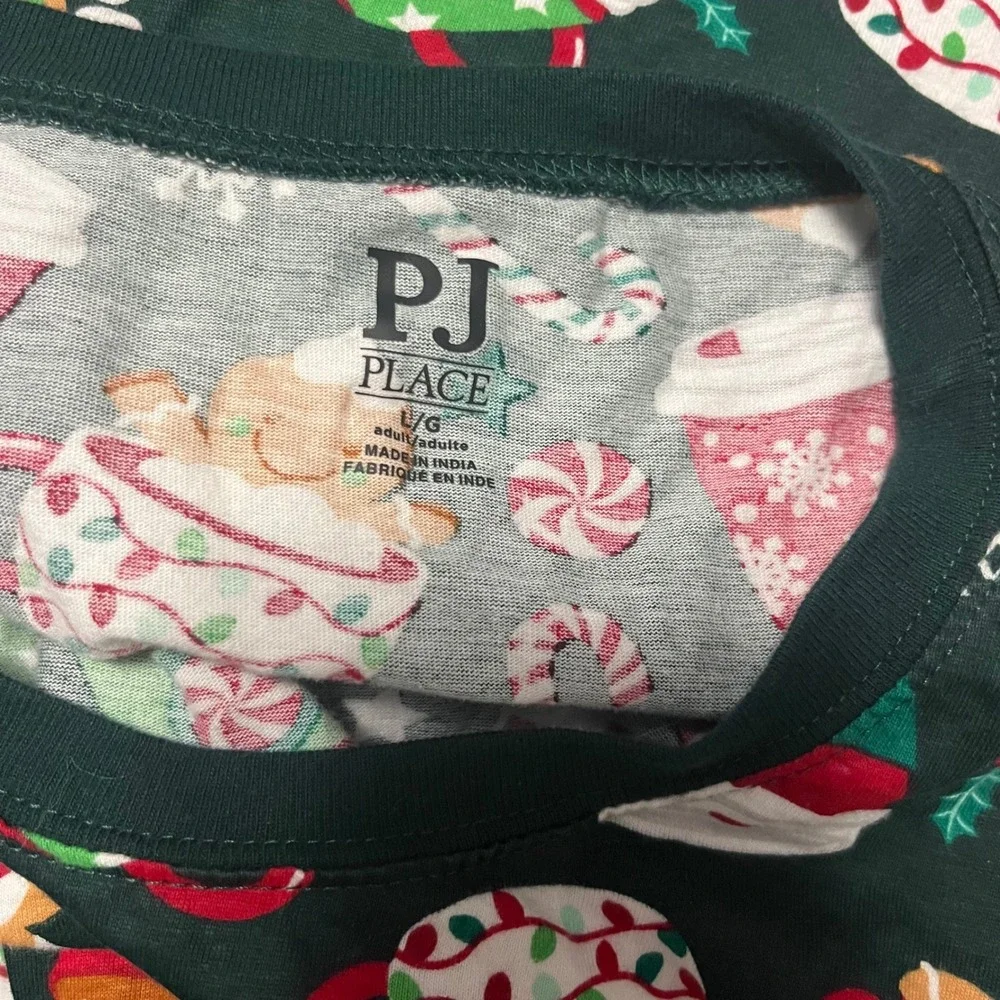 PJ Place‎ Womens Long Sleeve Christmas Pajama Top Gingerbread  Print L